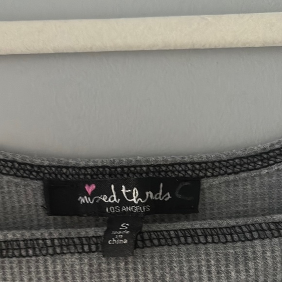 Gray with black stitching detail Long Sleeve waffle knit crop Top - Picture 4 of 6